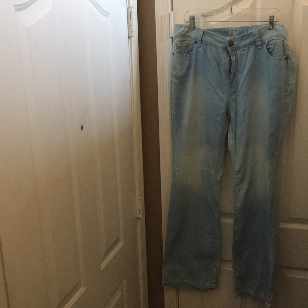 FINAL MARKDOWN LADIES Reba jeans 12